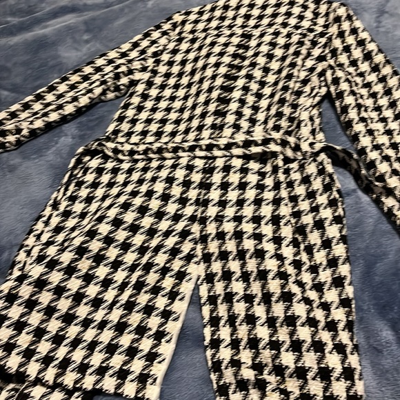 Beautiful coat new whit pockets - Picture 4 of 4